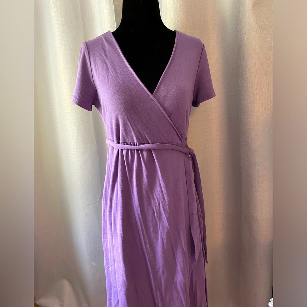 GAP Maternity size S Short Sleeve Purple Wrap Midi Sundress with Tie Front